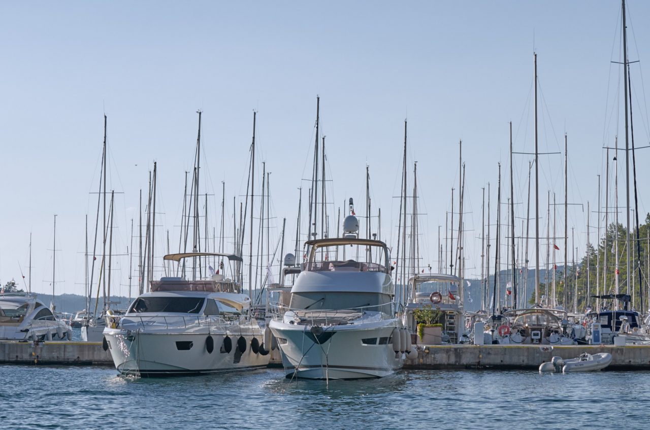 Marti Marina, Orhaniye